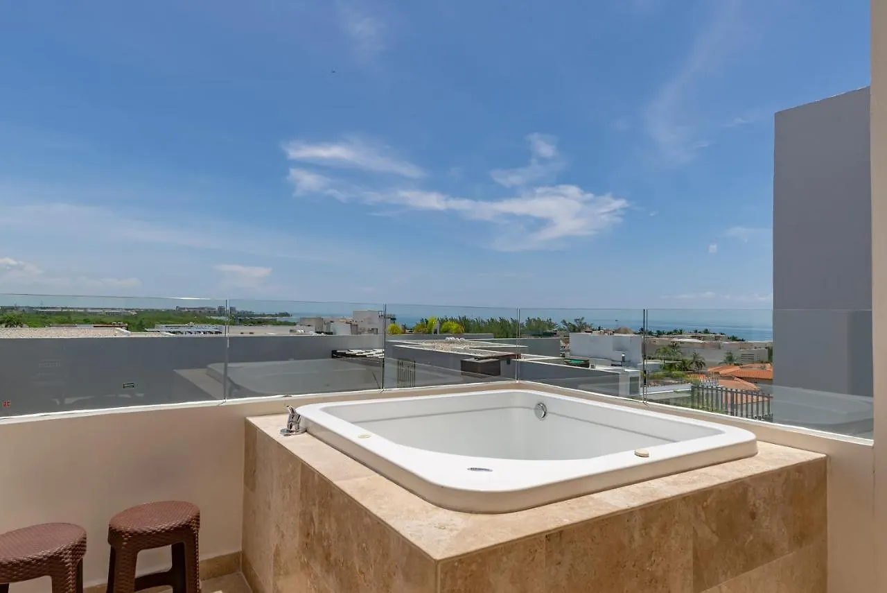 Bahay Condos Steps From The Beach And 5Th Ave 普拉亚卡门 0*,  墨西哥