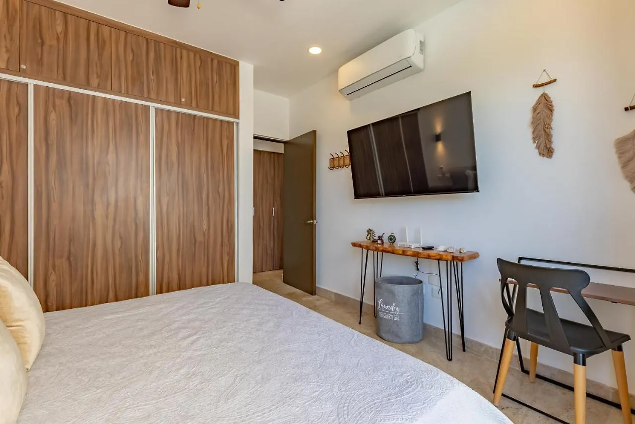 Bahay Condos Steps From The Beach And 5Th Ave 普拉亚卡门 0*,  墨西哥