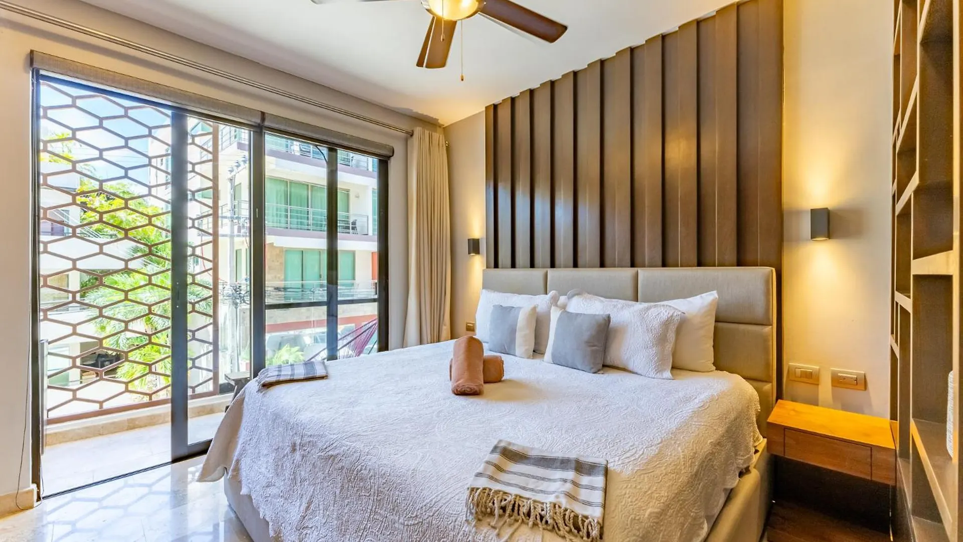 Bahay Condos Steps From The Beach And 5Th Ave بلايا ديل كارمن